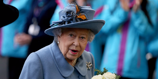 Bye, bye, Elizabeth: começa a transição de poder na família real britânica!